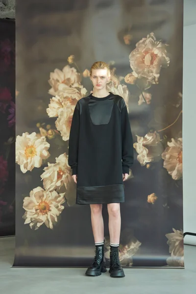 Look 9